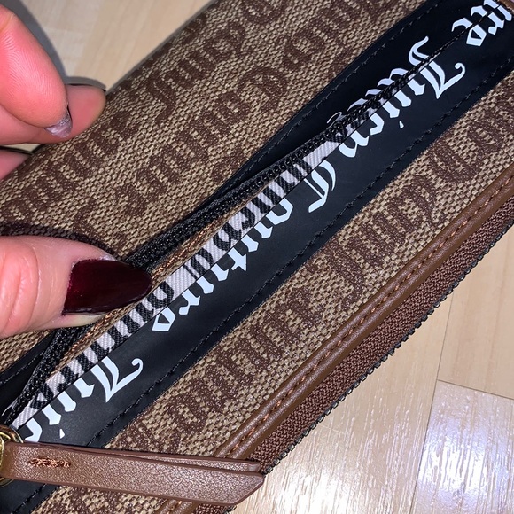 JUICY COUTURE GOTHIC STATUS Our Zips Large Wallet - Picture 3 of 6